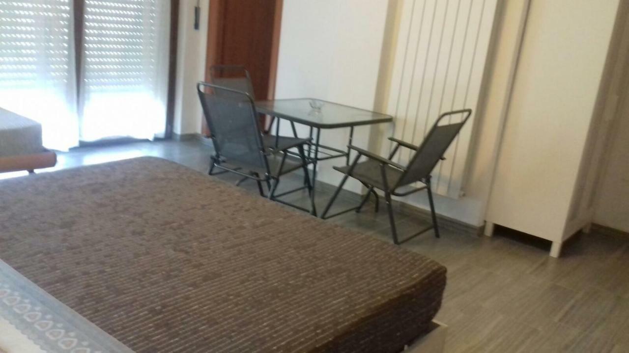 Le Villette Pescara Bilik gambar
